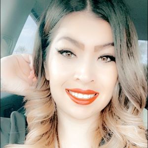 Meet your Posher, Alexia